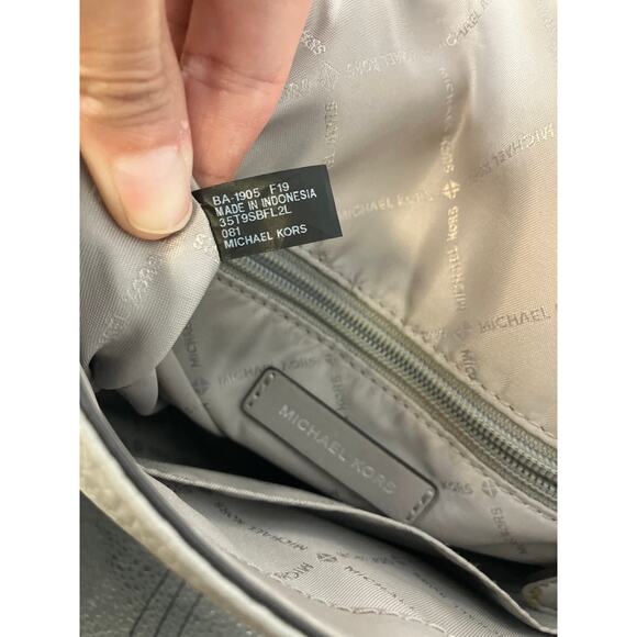 MICHAEL KORS, GRAY MEDIUM PEBBLED LEATHER SHOULDER BAG - Picture 12 of 16